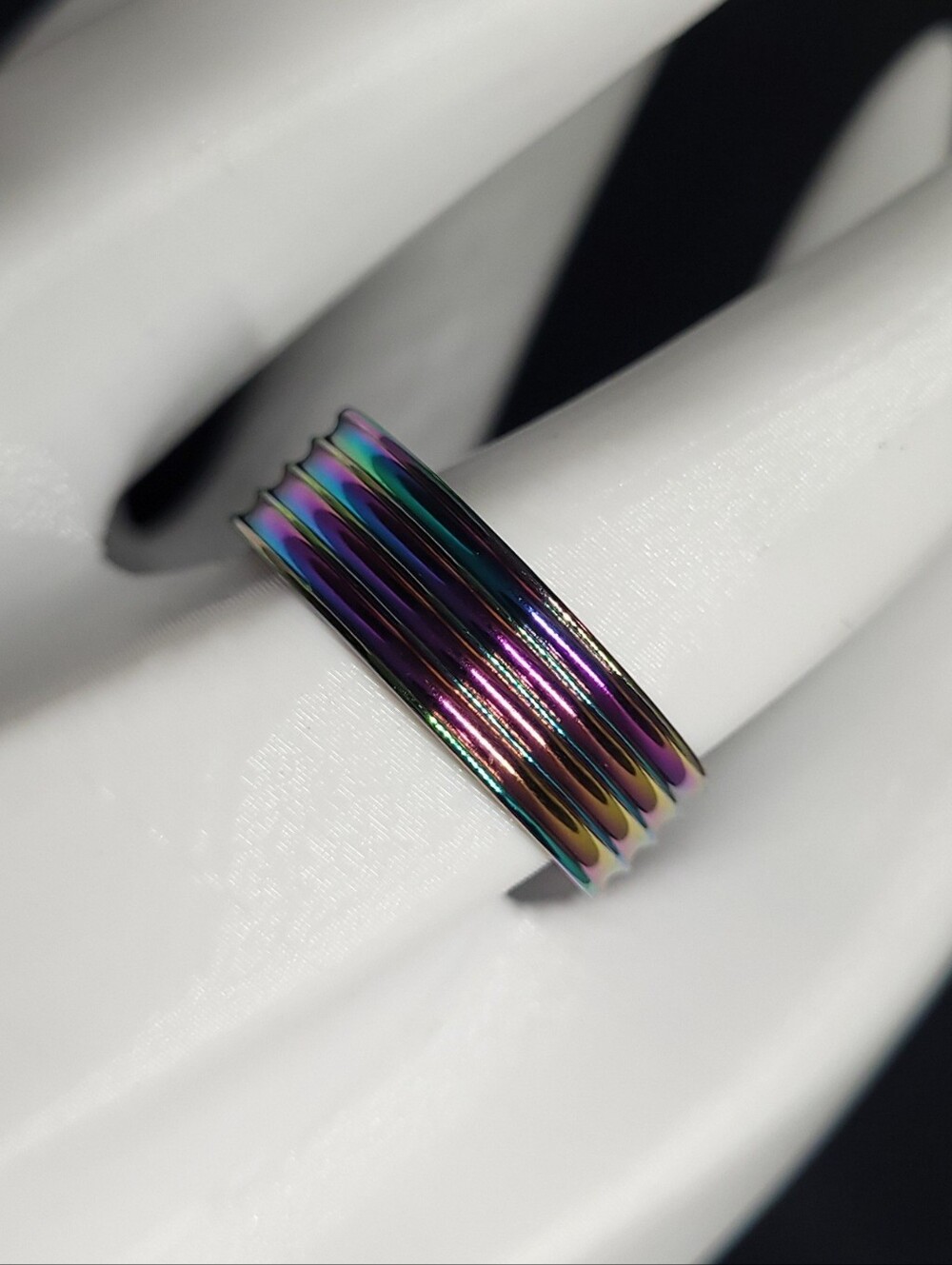 $1 | 10 | Grooved Iridescent Wide Band Ring